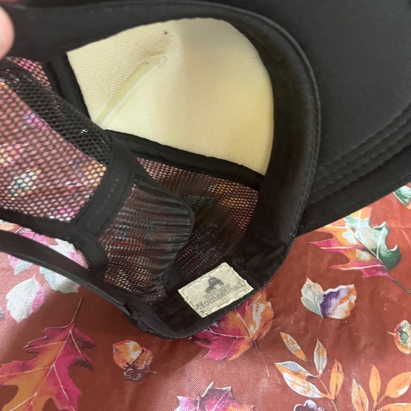 Trucker Hat with distressed patch - Picture 3 of 3